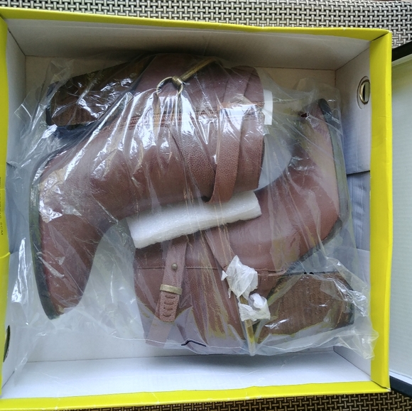 COPY - Very Volatile Brown Ankle Booties size 7 - Picture 9 of 10